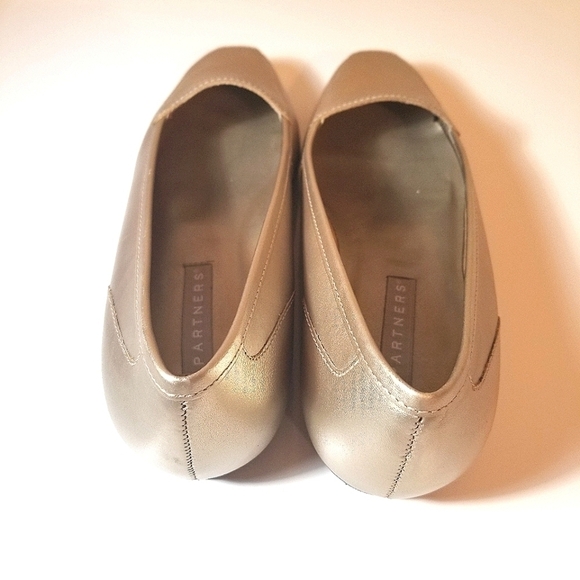 Partners Shoes - Picture 4 of 5